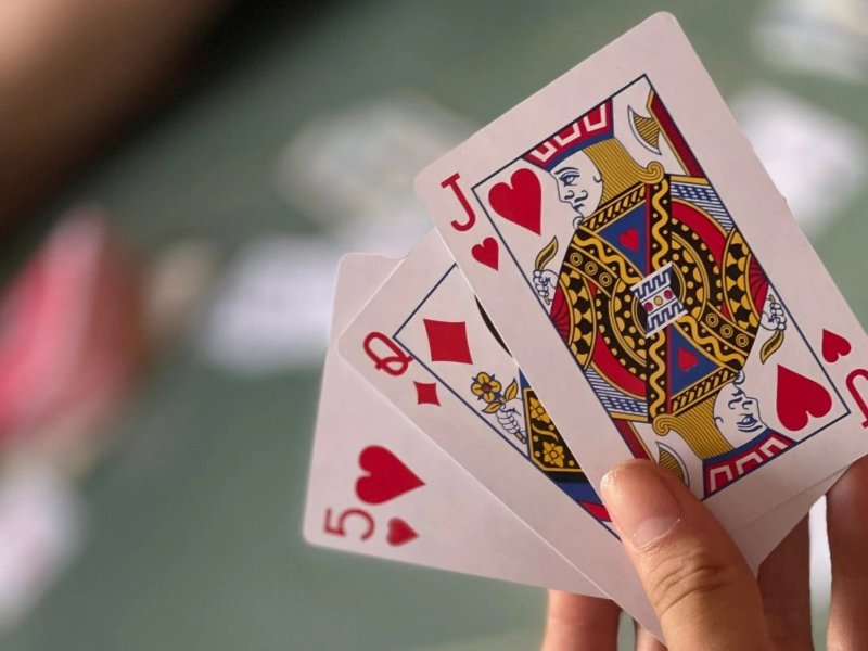 Nắm bắt lưu ý khi chơi bài tú lơ khơ để tránh gặp rủi ro